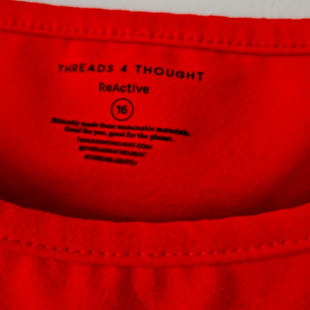 Red crop top - Picture 2 of 4